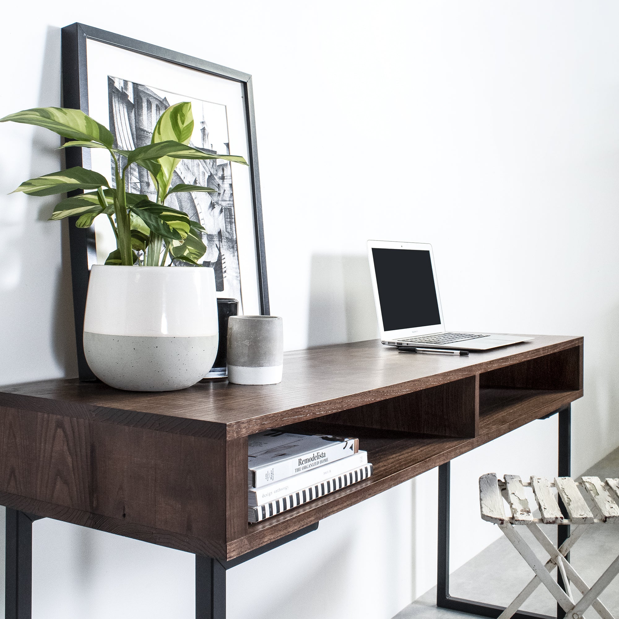 Minimalist store walnut desk